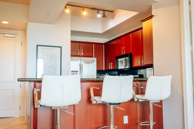 $520,000 | 403 South Sapodilla Avenue, Unit 718, West Palm Beach, FL 33401