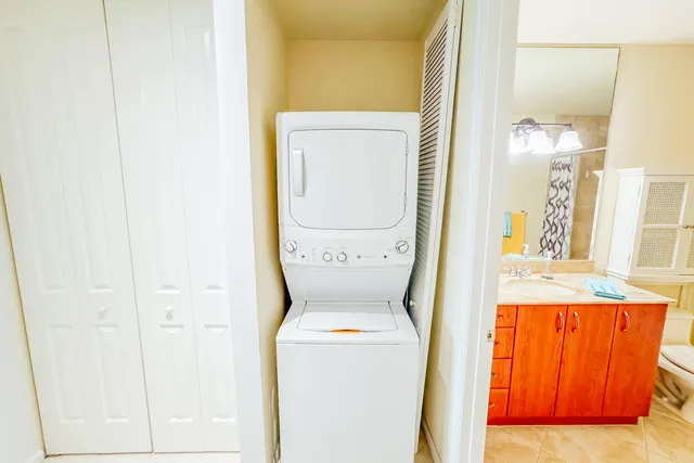 $520,000 | 403 South Sapodilla Avenue, Unit 718, West Palm Beach, FL 33401