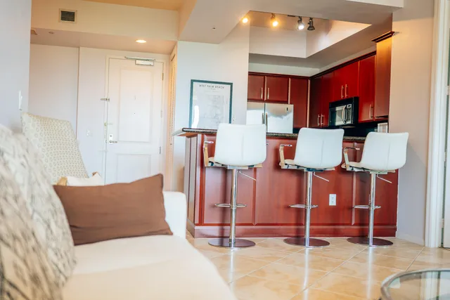 $520,000 | 403 South Sapodilla Avenue, Unit 718, West Palm Beach, FL 33401