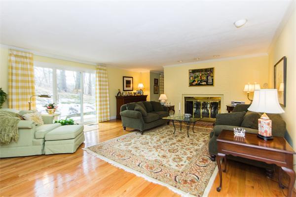 79 Potter Pond, Unit 79 Lexington, MA 02421 - Photo 3 of 20 Gallery Image 3