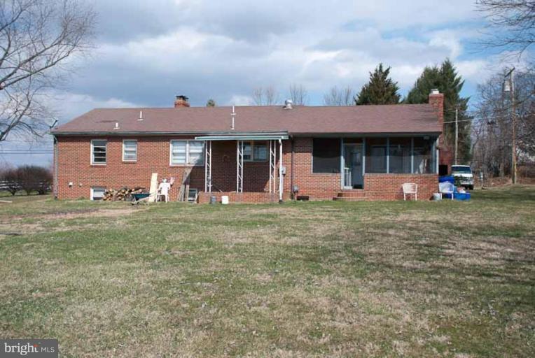 12938 Prices Distillery Road Clarksburg, MD 20871 - Photo 4 of 10 Exterior #3