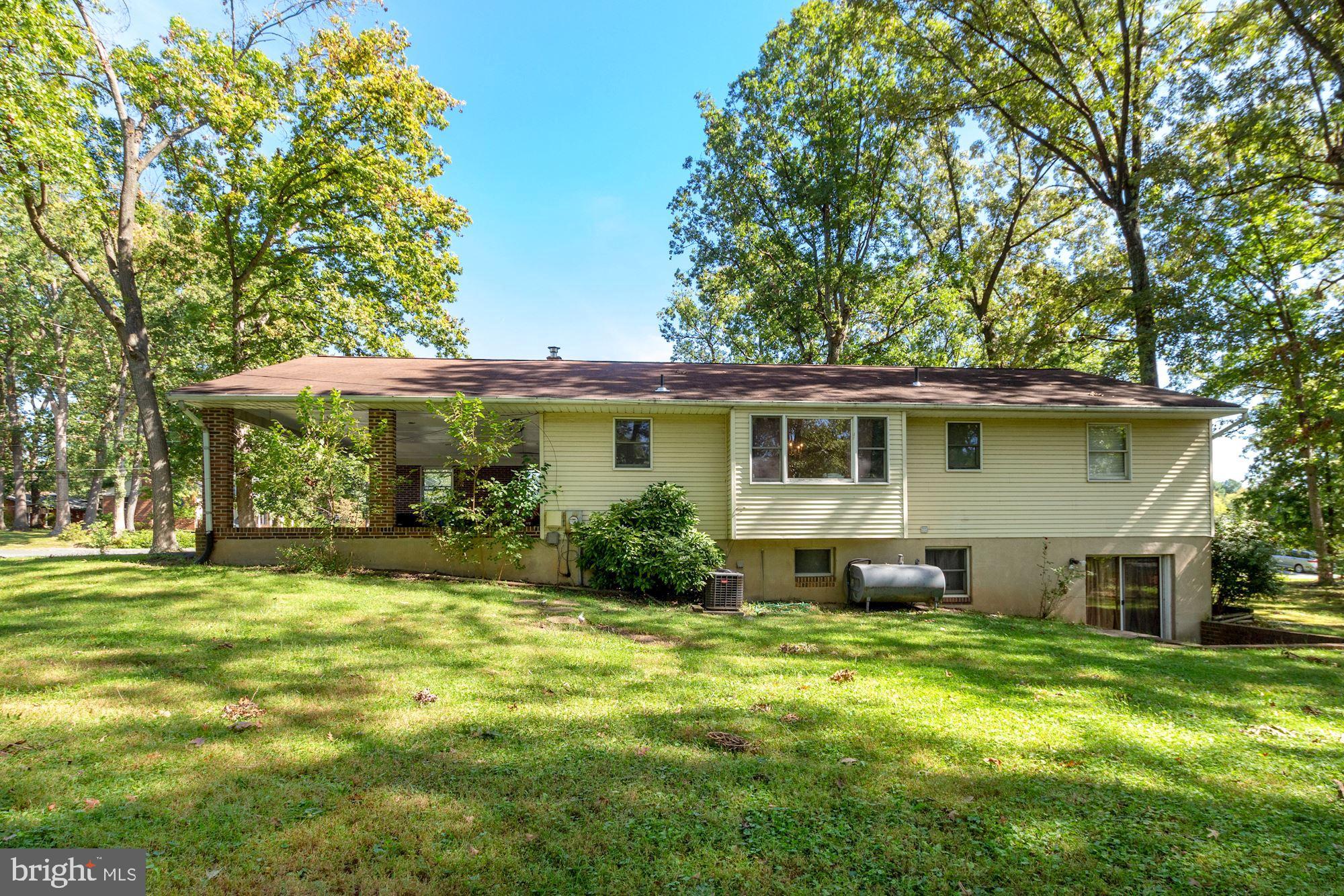 421 Marshall Manor Drive Silver Spring, MD 20905 - Photo 5 of 17