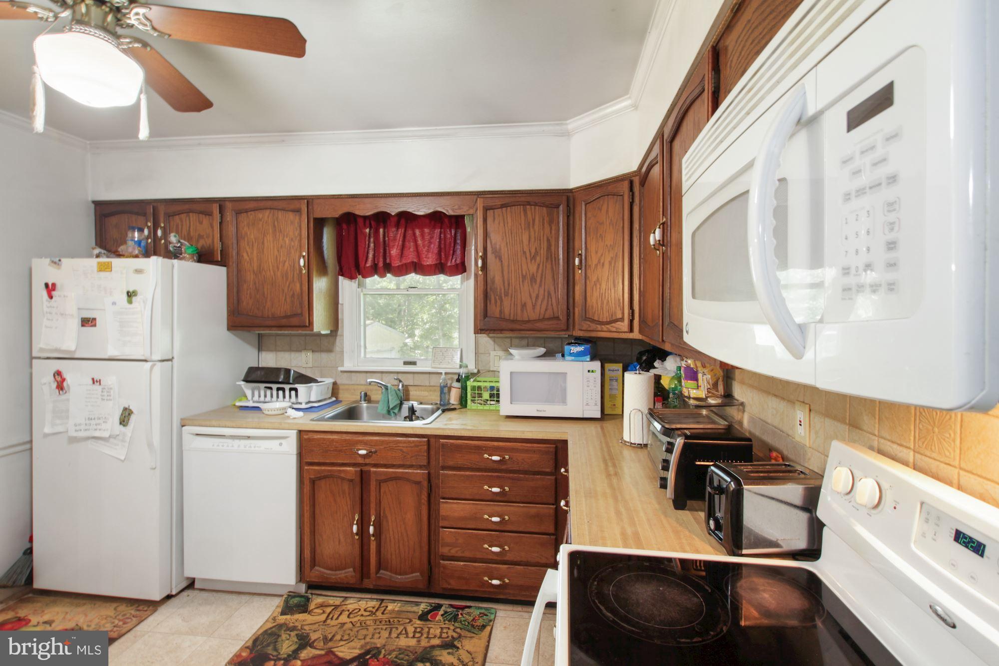 421 Marshall Manor Drive Silver Spring, MD 20905 - Photo 7 of 17