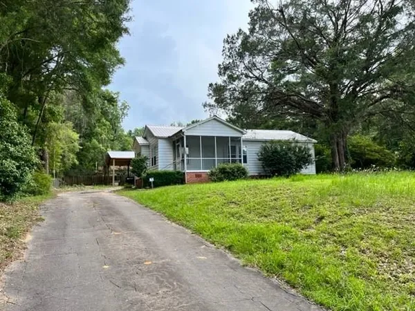 $1,895 | 4019 Apalachee Parkway, Tallahassee, FL 32311