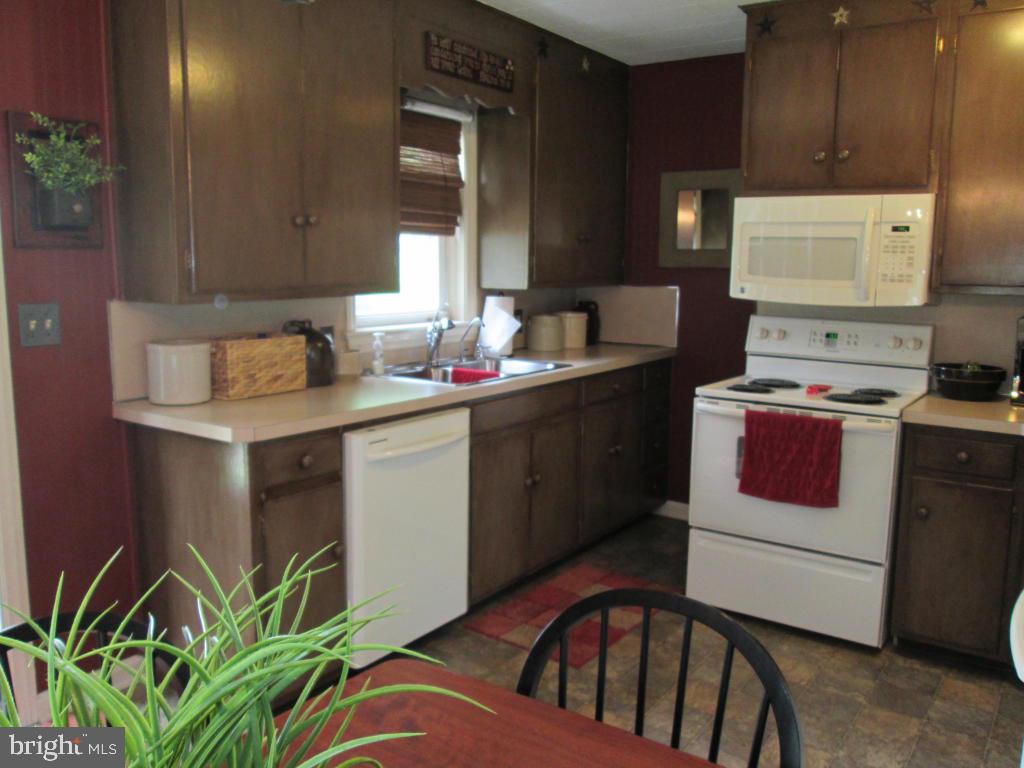 1712 Rockvale Road Lancaster, PA 17602 - Photo 16 of 43 Gallery Image 16