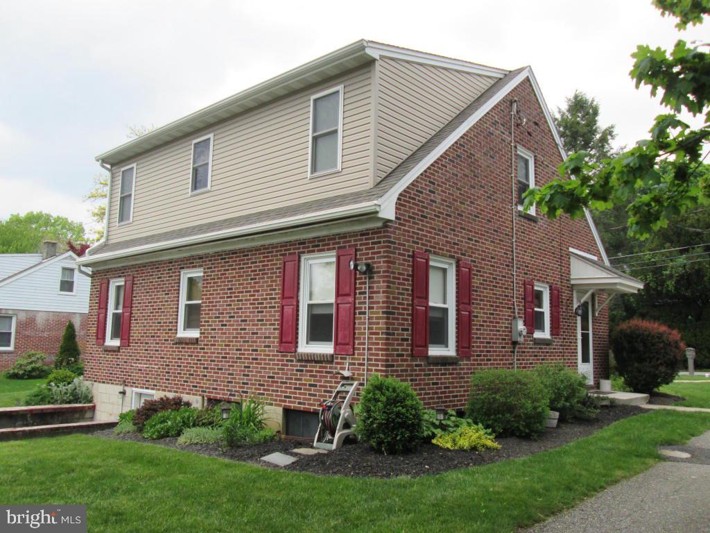 1712 Rockvale Road Lancaster, PA 17602 - Photo 3 of 43 Gallery Image 3