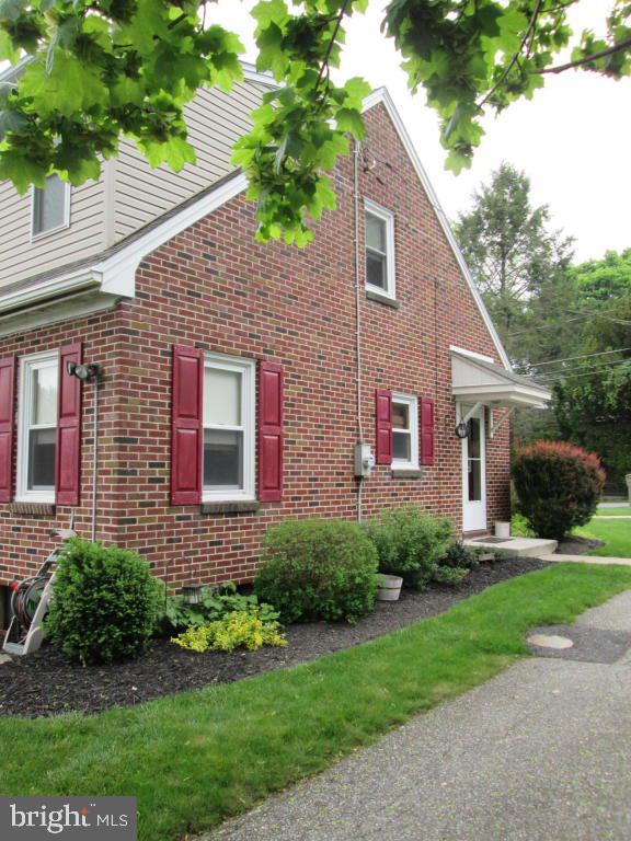 1712 Rockvale Road Lancaster, PA 17602 - Photo 4 of 43 Gallery Image 4