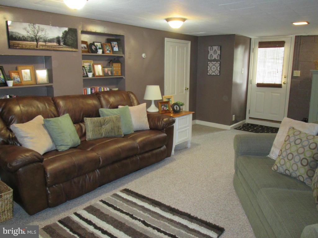 1712 Rockvale Road Lancaster, PA 17602 - Photo 34 of 43 Gallery Image 34