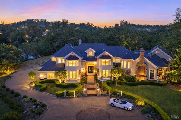 $3,995,000 | 9988 Troon Court, Windsor, CA 95492