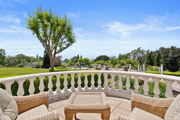$3,995,000 | 9988 Troon Court, Windsor, CA 95492