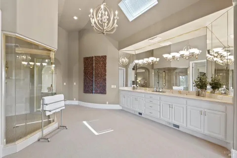 $3,995,000 | 9988 Troon Court, Windsor, CA 95492