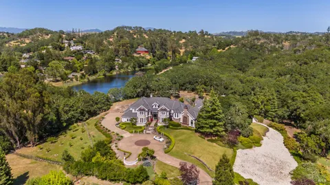 $3,995,000 | 9988 Troon Court, Windsor, CA 95492