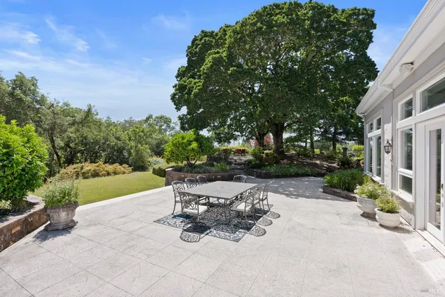 $3,995,000 | 9988 Troon Court, Windsor, CA 95492