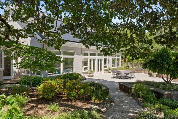 $3,995,000 | 9988 Troon Court, Windsor, CA 95492