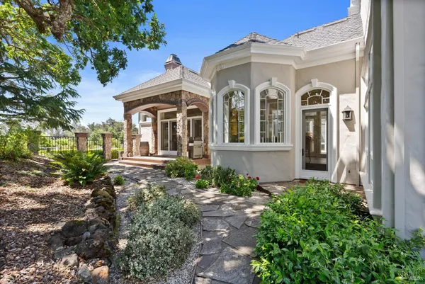 $3,995,000 | 9988 Troon Court, Windsor, CA 95492