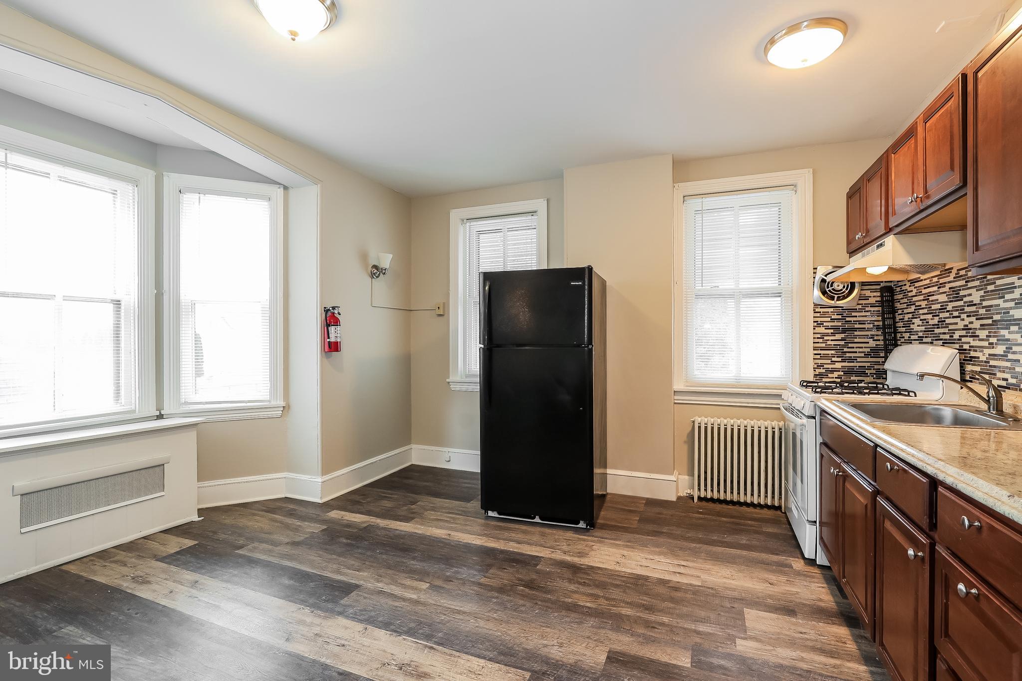 212 East Broad Street, Unit 2 Burlington, NJ 08016 - Photo 3 of 14