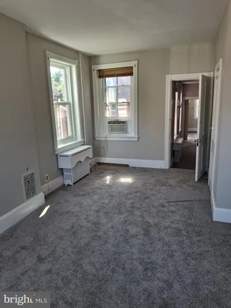 $1,650 | 212 East Broad Street, Unit 2, Burlington, NJ 08016