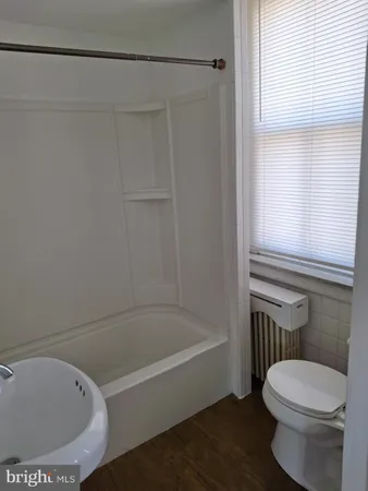 $1,650 | 212 East Broad Street, Unit 2, Burlington, NJ 08016