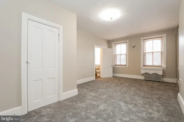 $1,600 | 212 East Broad Street, Unit 2, Burlington, NJ 08016