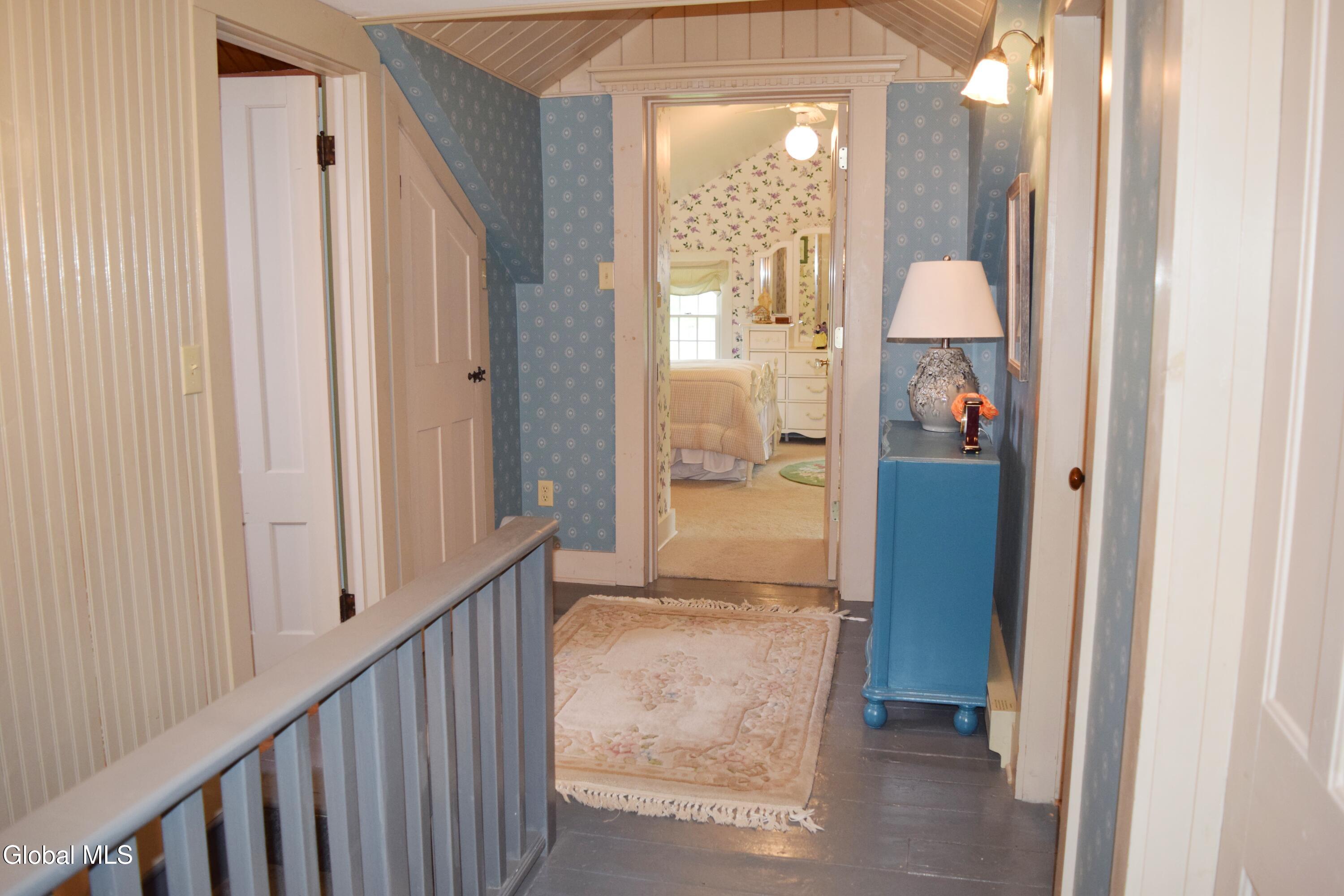 944 Stony Point Road Schodack, NY 12033 - Photo 90 of 99 2nd Floor Front Hallway