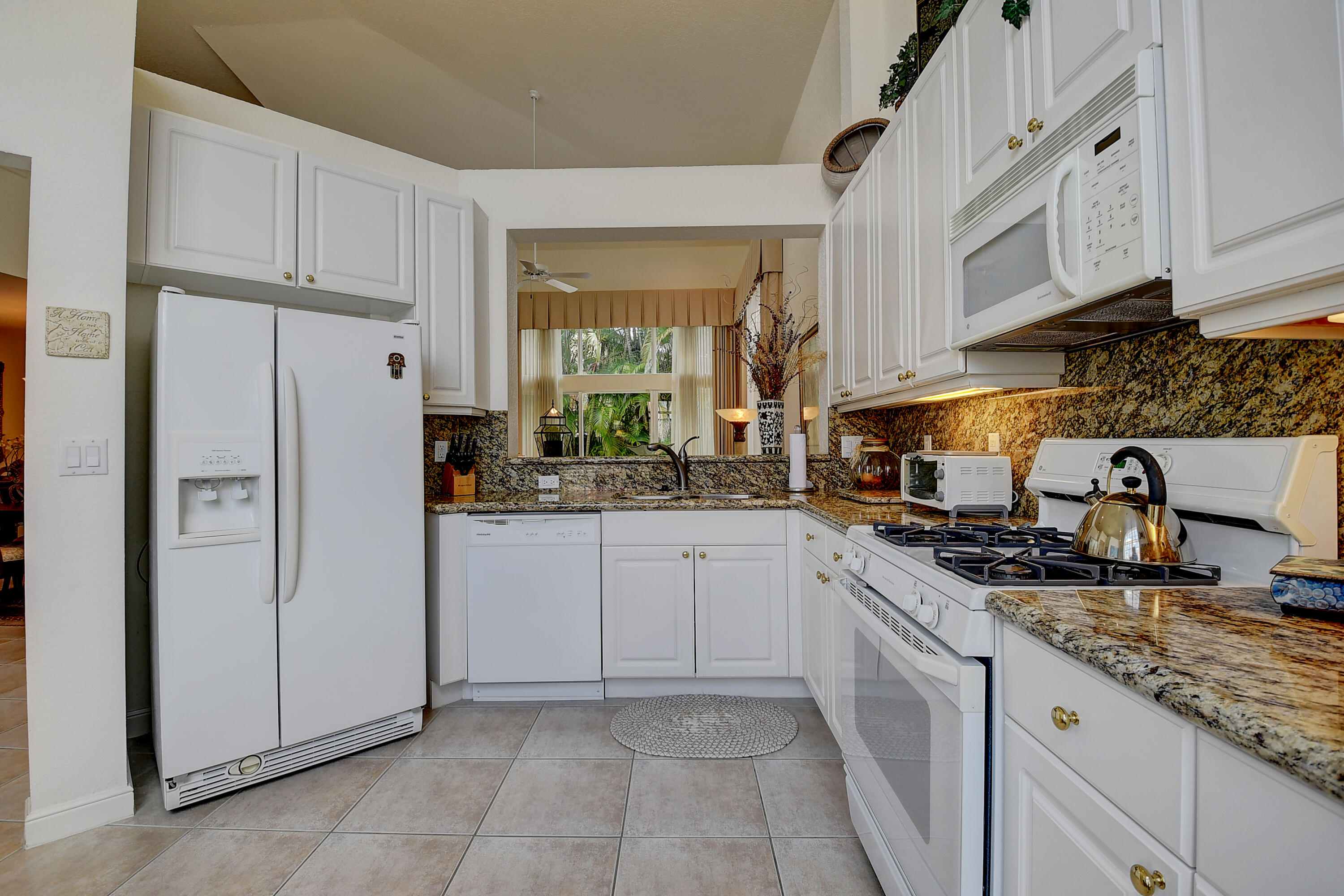4283 Northwest 65th Road Boca Raton, FL 33496 - Photo 8 of 23 Kitchen - 2