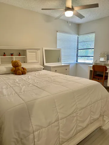 $3,500 | 22670 Vistawood Way, Boca Raton, FL 33428