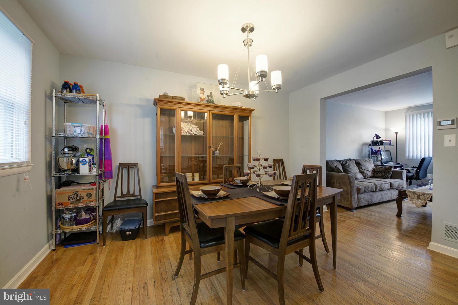 6224 Robin Hill Road Baltimore, MD 21207 - Photo 4 of 21 Dining Room