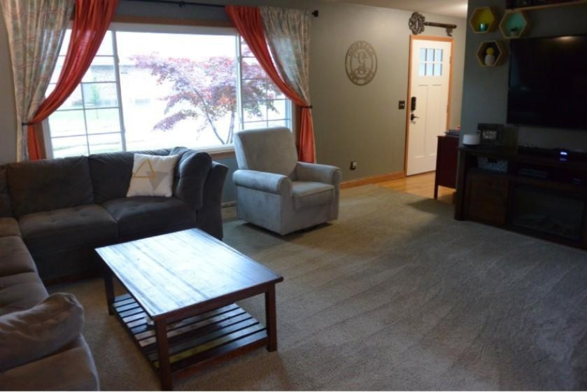 1496 Woodside Road Muskegon, MI 49441 - Photo 4 of 21 EA8349C1-6471-4E7B-8488-D205100282C3
