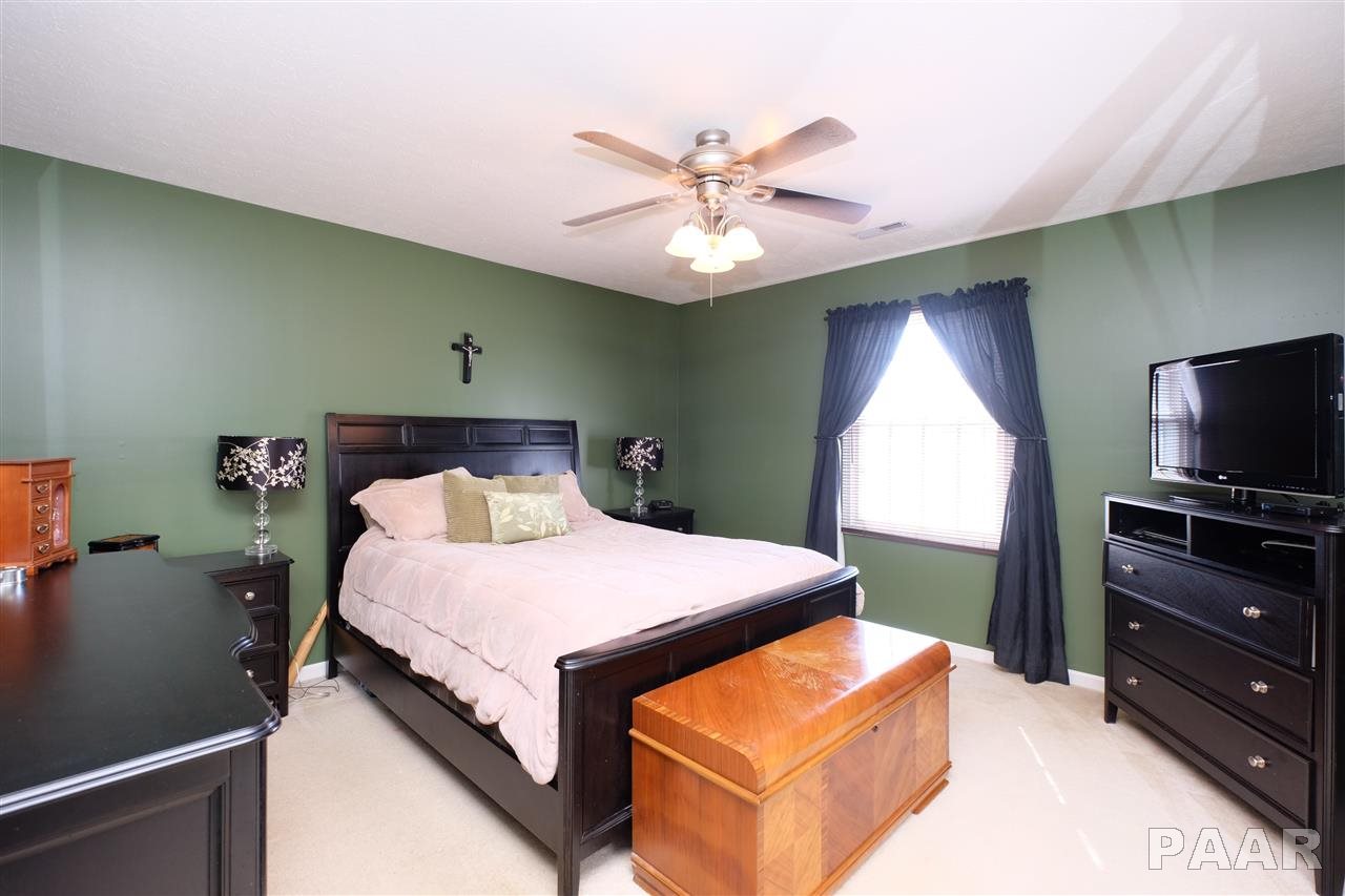 1929 Cobblestone Washington, IL 61571 - Photo 14 of 36 Gallery Image 14