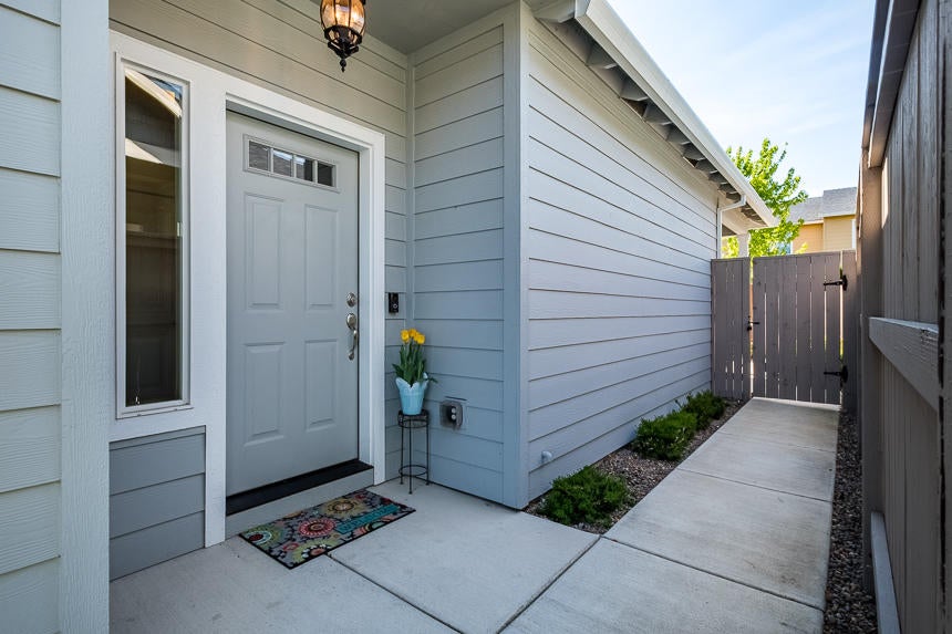 395 Live Oak Loop Central Point, OR 97502 - Photo 25 of 27 395 Live Oak-4