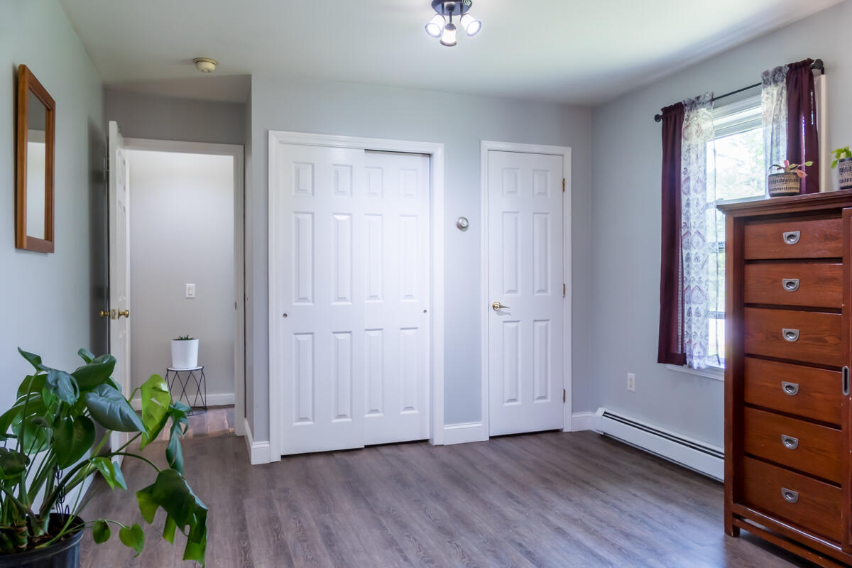 10 Radley Road Freeport, ME 04032 - Photo 18 of 44 20-Primary suite (2 of 6)