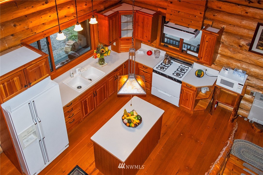 895 Lords Lake Loop Road Quilcene, WA 98376 - Photo 10 of 35