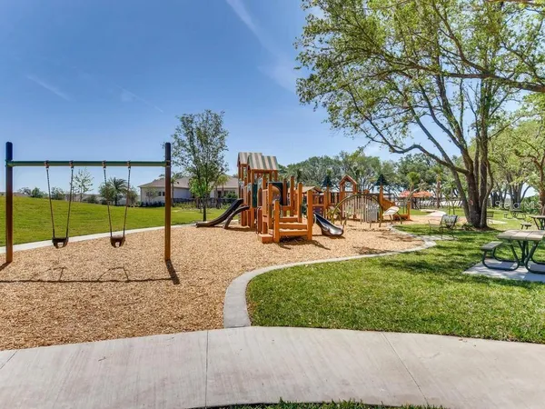 a view of a tennis court