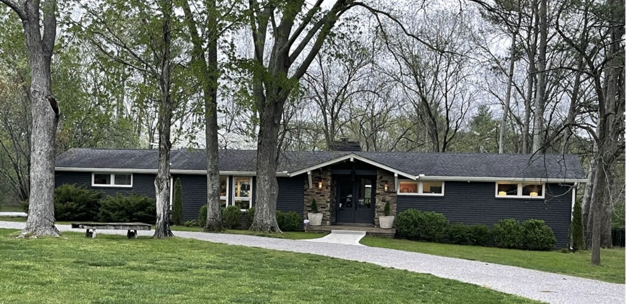 1004 Hickory Hollow Road Nashville, TN 37221 - Photo 2 of 41 front view of a house with a yard