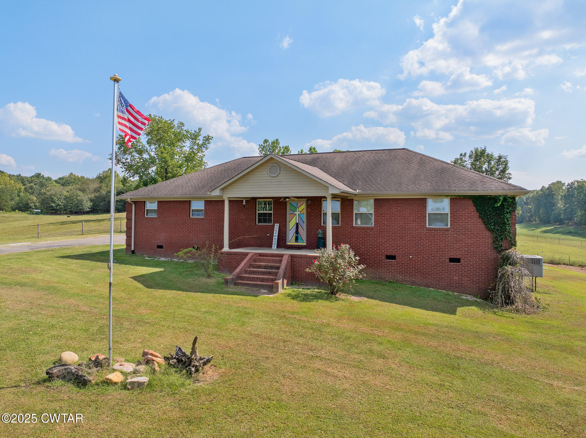 1354 Brandon Road Huntingdon, TN 38344 - Photo 1 of 37 Front of House