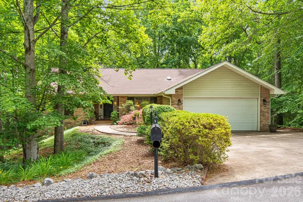 $750,000 | 1851 Riverview Court, Hendersonville, NC 28739