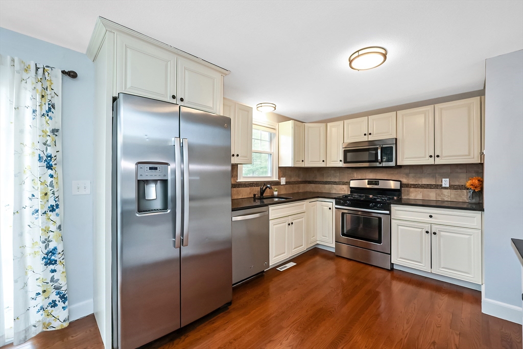 446 Ware Street Mansfield, MA 02048 - Photo 9 of 42 Gallery Image 9