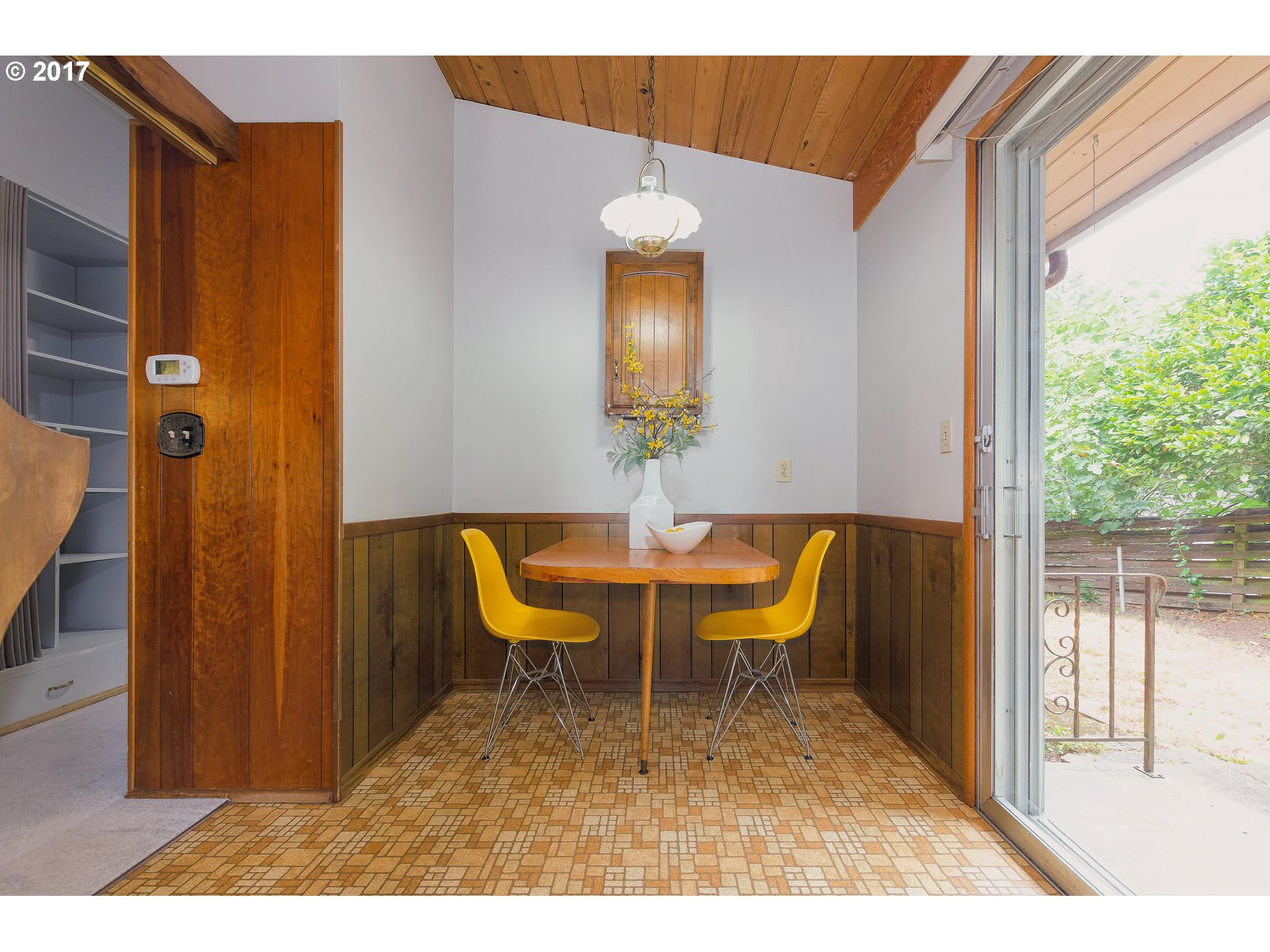8526 Southwest 45th Avenue Portland, OR 97219 - Photo 12 of 32 Kitchen/Dining Room