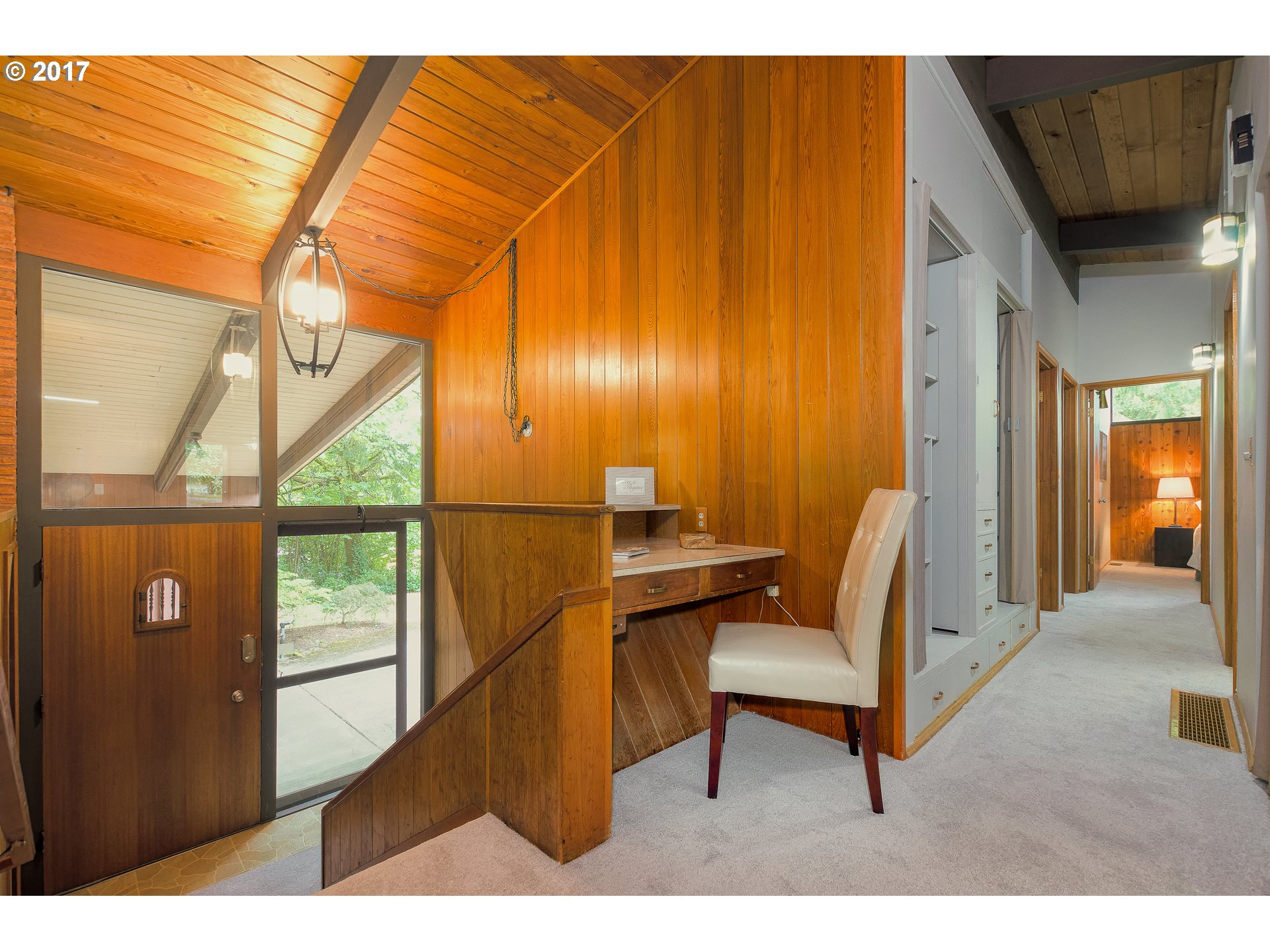 8526 Southwest 45th Avenue Portland, OR 97219 - Photo 13 of 32 Hallway
