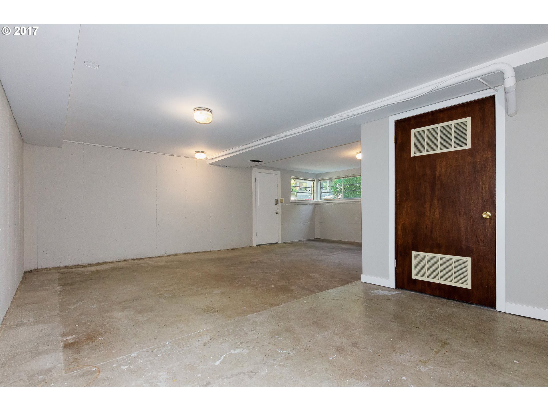 8526 Southwest 45th Avenue Portland, OR 97219 - Photo 22 of 32 Basement