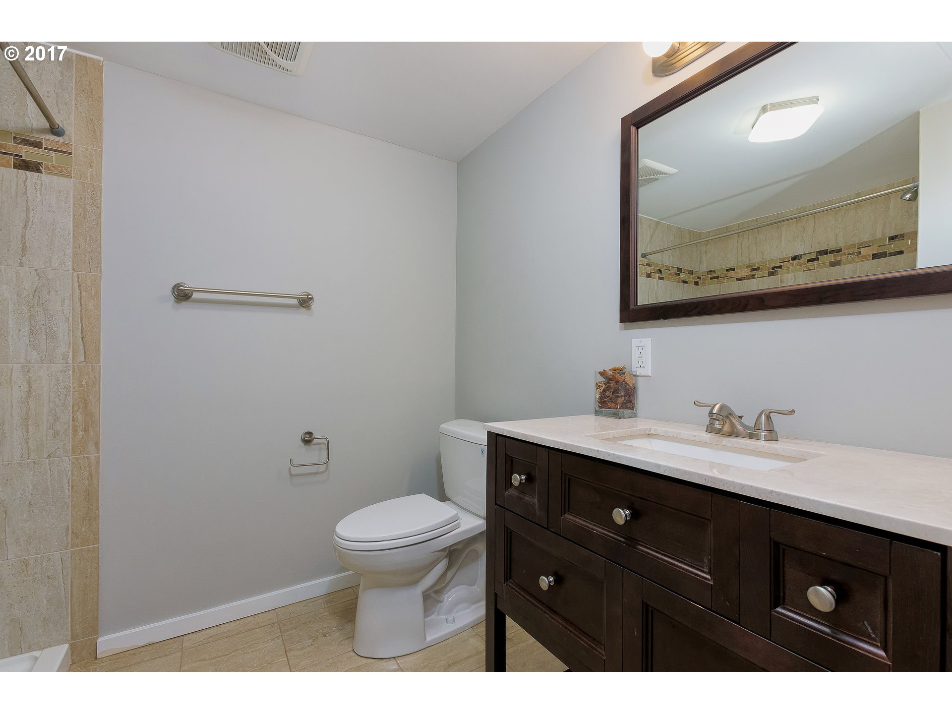 8526 Southwest 45th Avenue Portland, OR 97219 - Photo 26 of 32 Bathroom
