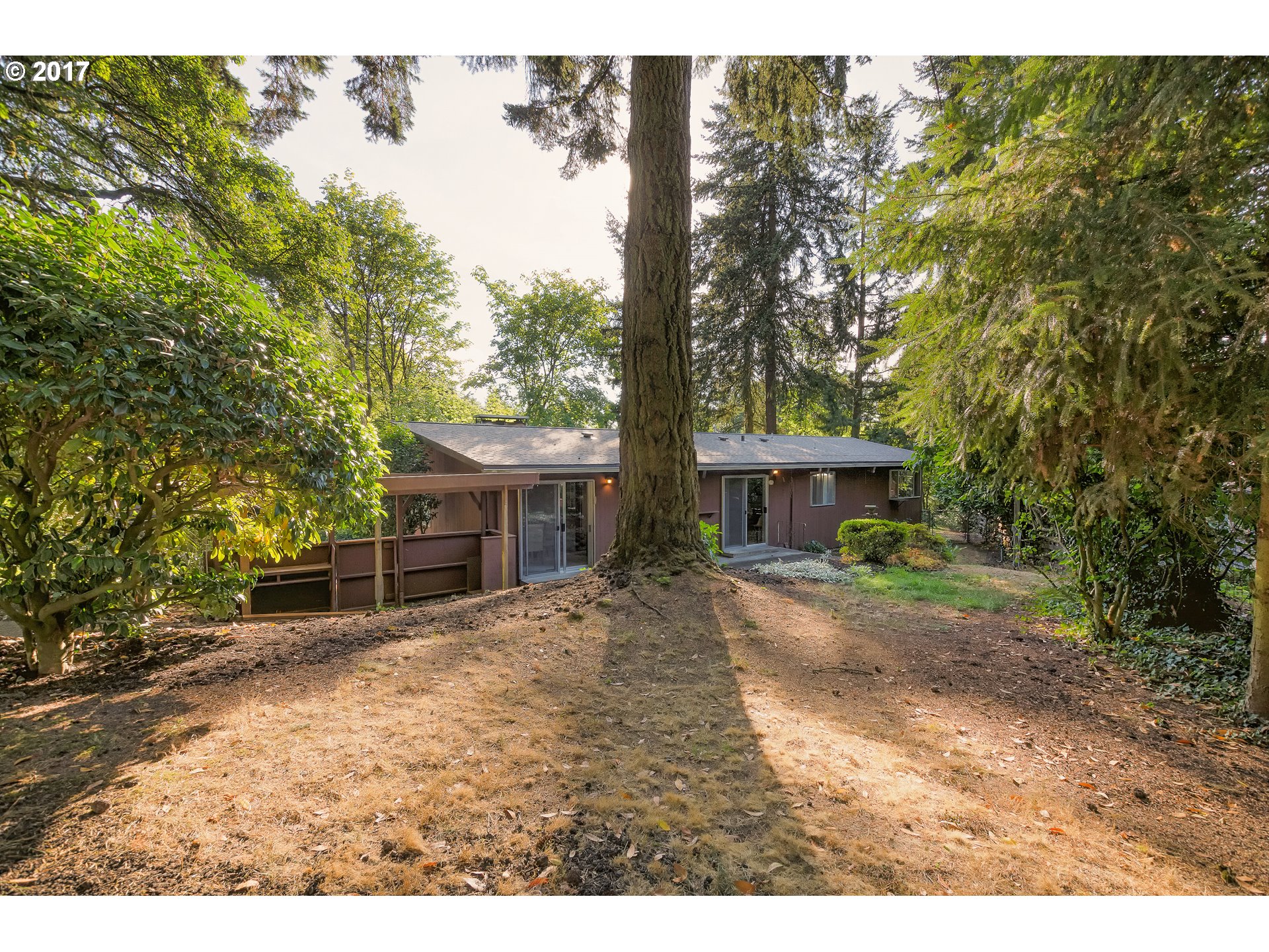 8526 Southwest 45th Avenue Portland, OR 97219 - Photo 29 of 32 Backyard