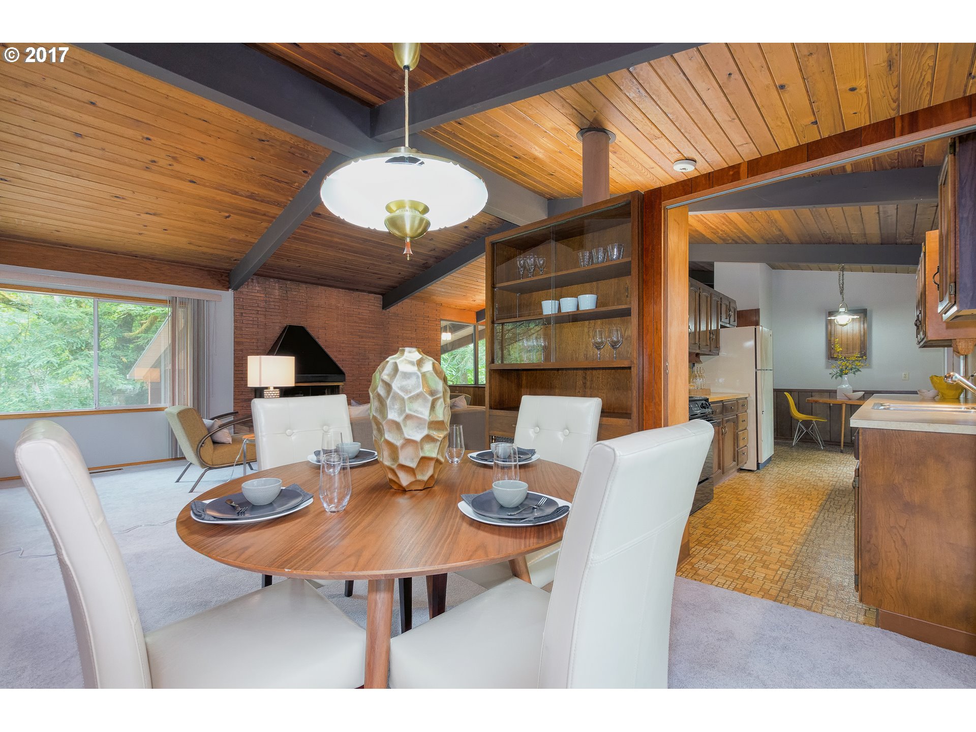 8526 Southwest 45th Avenue Portland, OR 97219 - Photo 9 of 32 Dining Room
