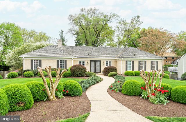 $1,800,000 | 6305 Stoneham Lane, McLean, VA 22101