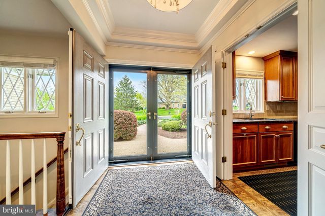 $1,800,000 | 6305 Stoneham Lane, McLean, VA 22101