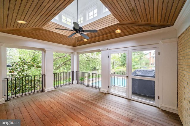 $1,800,000 | 6305 Stoneham Lane, McLean, VA 22101