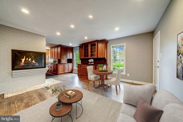 $1,800,000 | 6305 Stoneham Lane, McLean, VA 22101