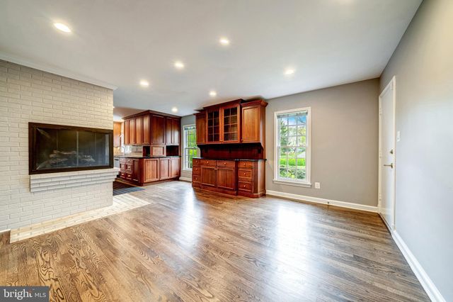 $1,800,000 | 6305 Stoneham Lane, McLean, VA 22101