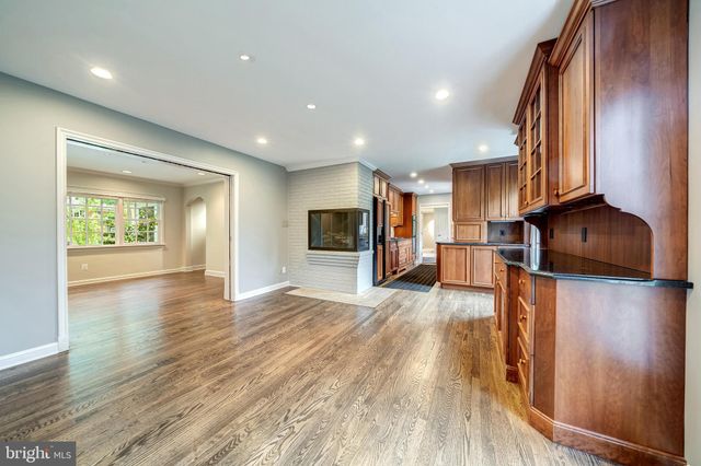 $1,800,000 | 6305 Stoneham Lane, McLean, VA 22101