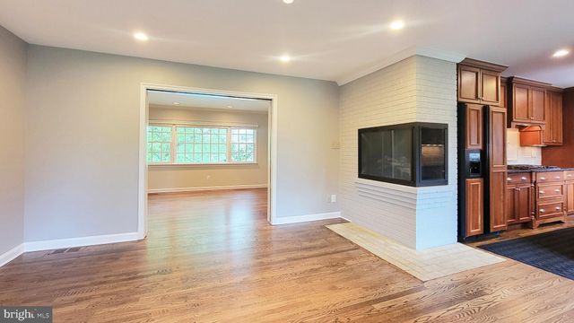 $1,800,000 | 6305 Stoneham Lane, McLean, VA 22101